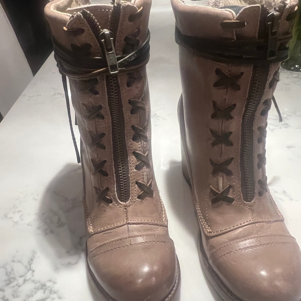 Freebird size 8